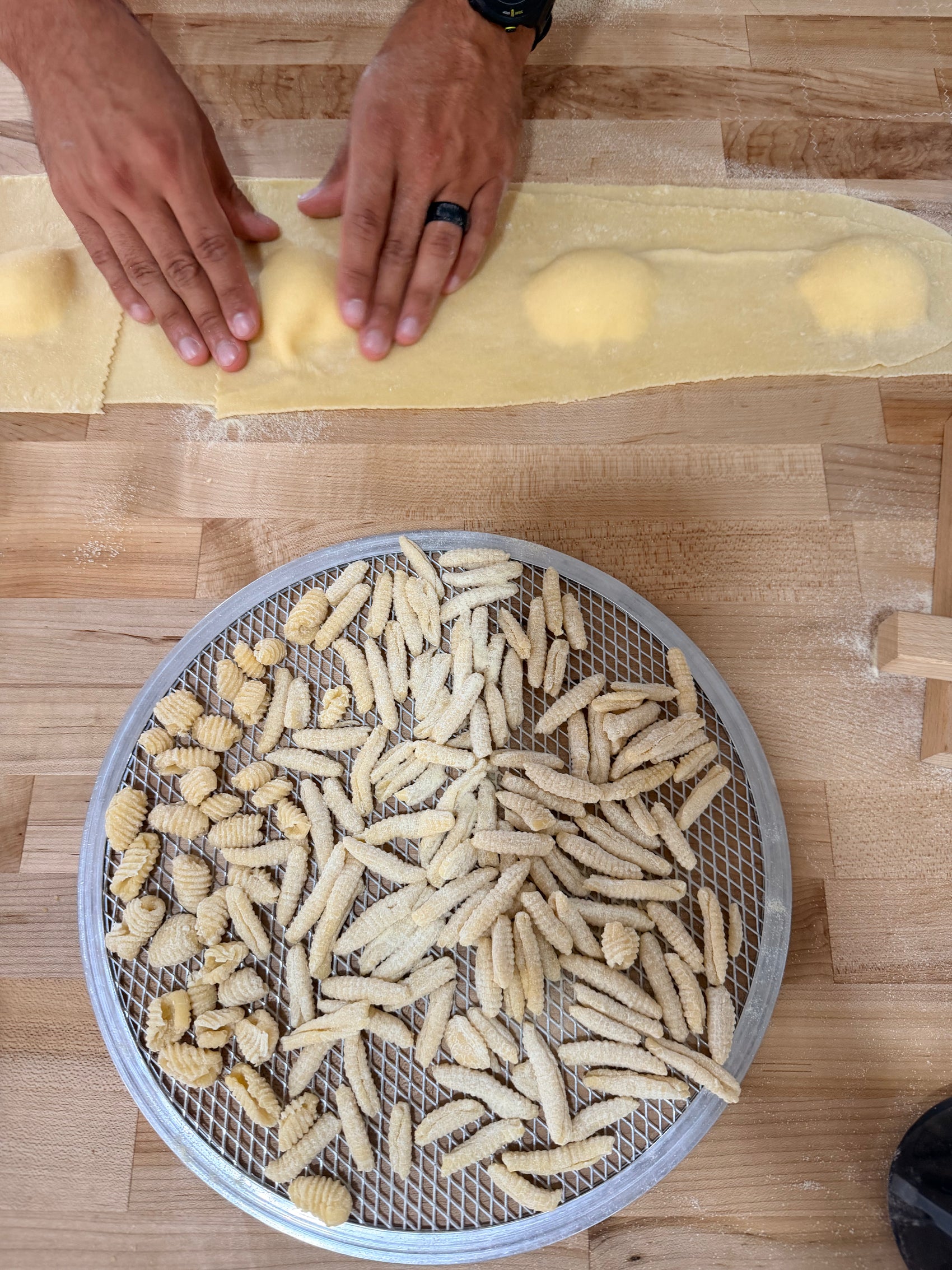Fresh pasta dough protected while being rolled at home